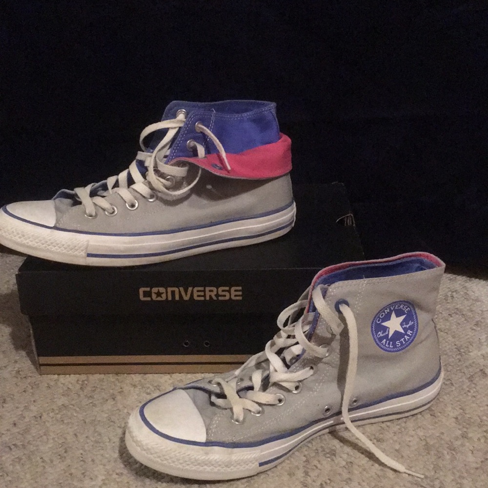 Grey chucks with blue and pink tabs